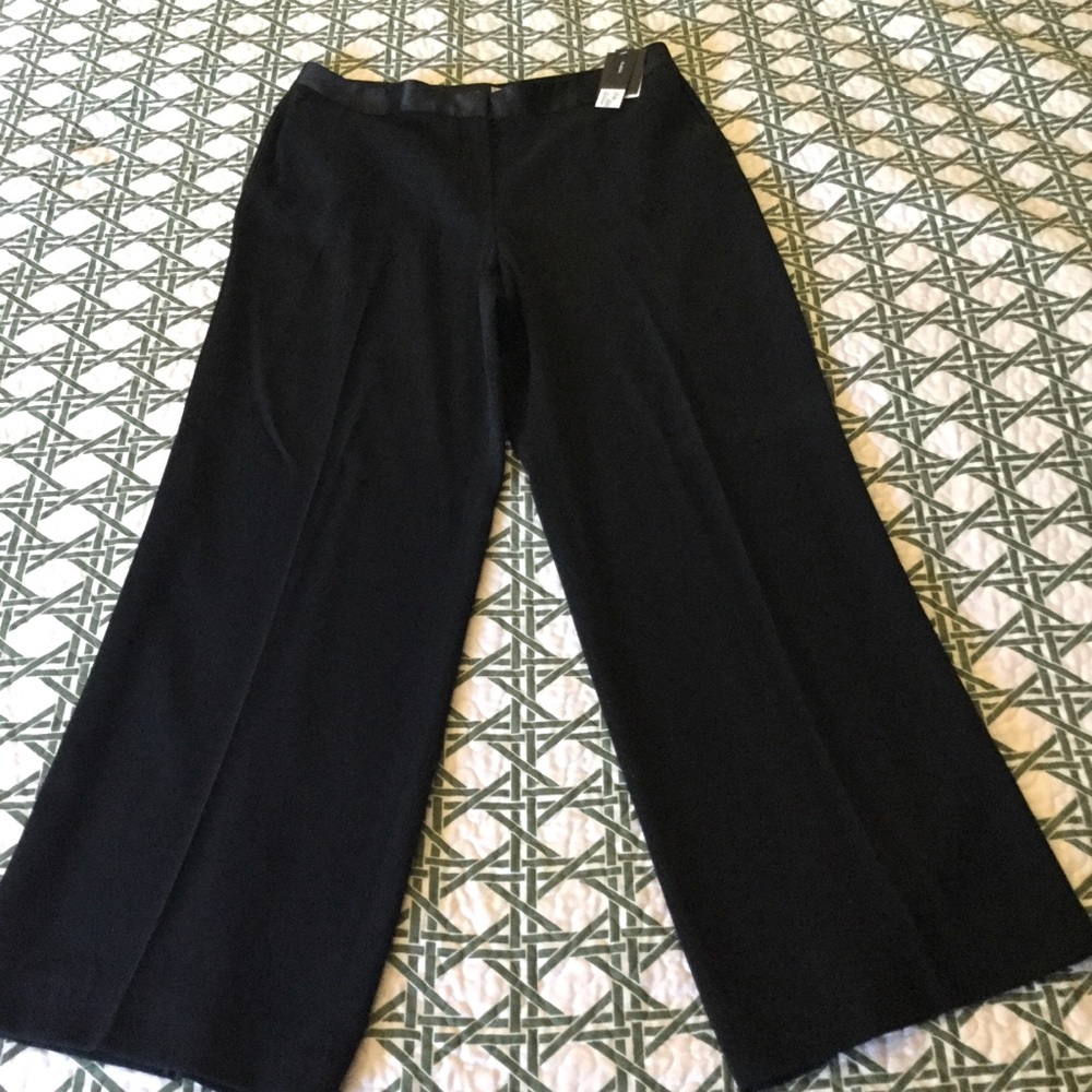 Saks fifth Avenue classic black pants new with tag